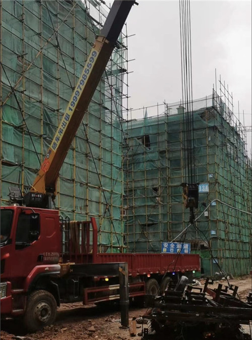 蒸湘区“慢工细活”—— 吊车的 “微动控制” 技术